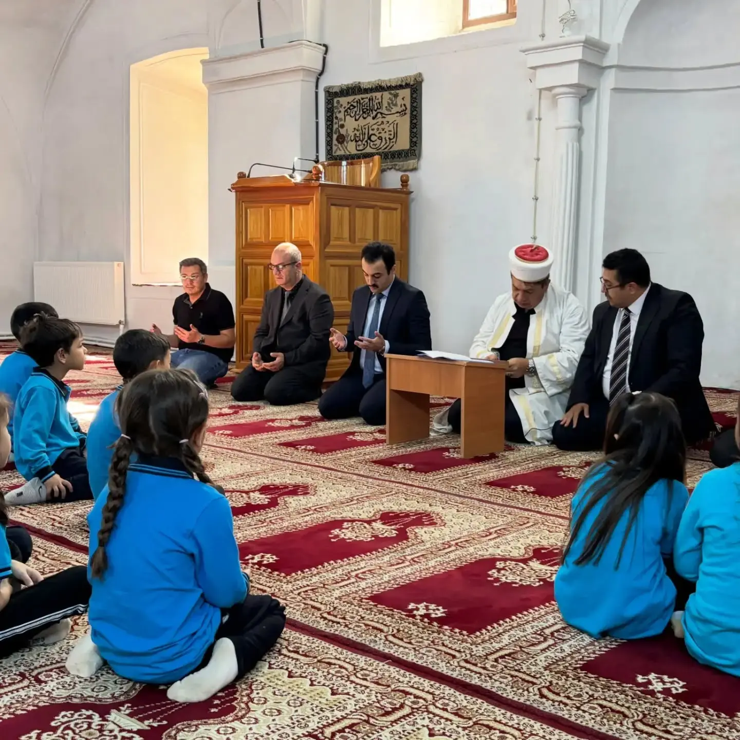 bir veya daha fazla kişi görseli olabilir
