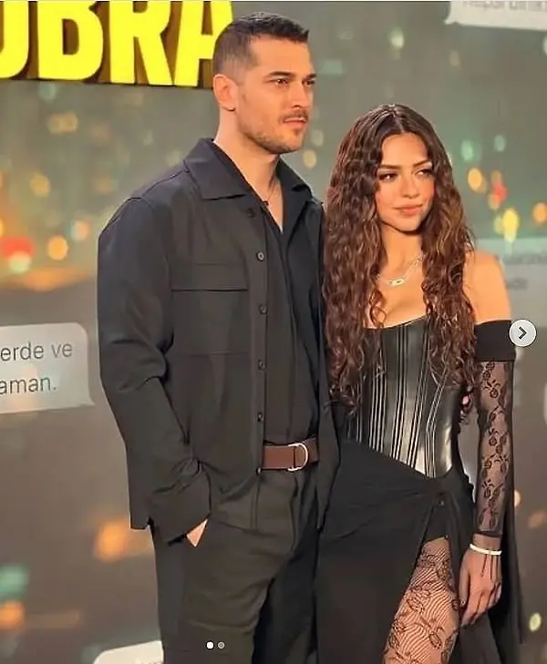 Aslıhan Malbora'dan Çağatay Ulusoy'la Alev Alev Aşk Pozu! - Onedio
