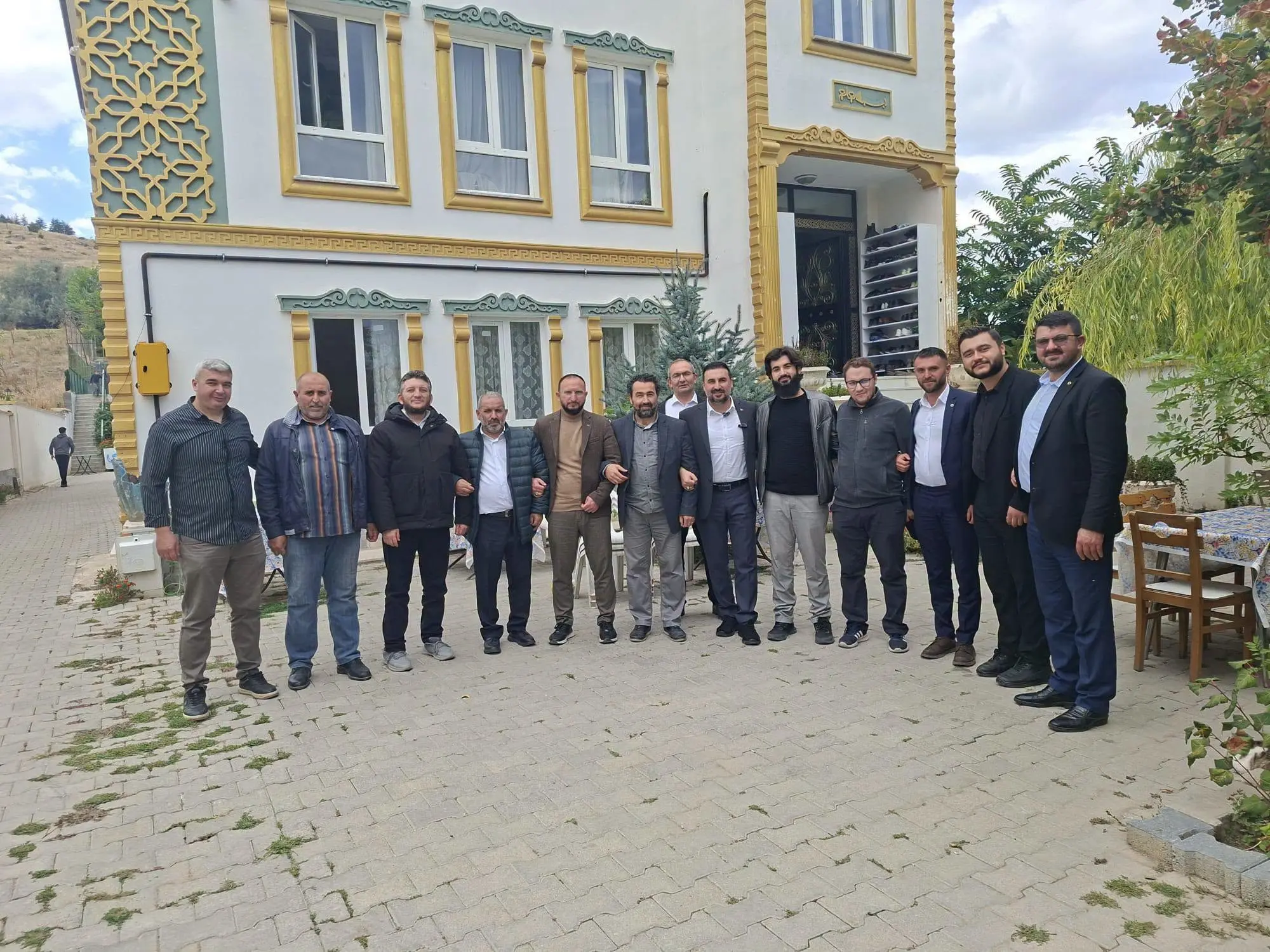 Fotoğraf açıklaması yok.