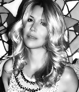 DERİN MERMERCİ | Vogue Kim Kimdir?